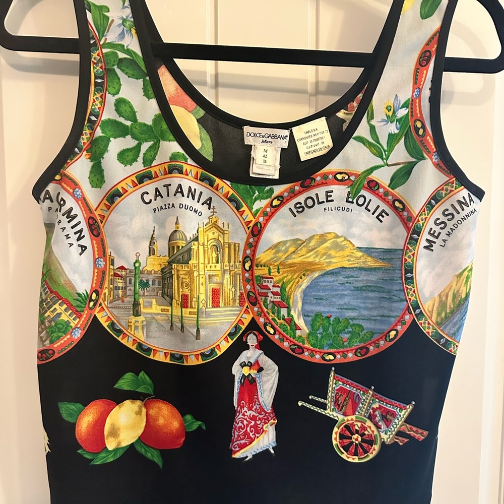 Dolce & Gabbana Size M or 42 crop sleeveless shirt